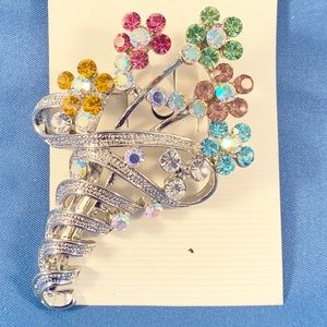 Flower bouquet pin